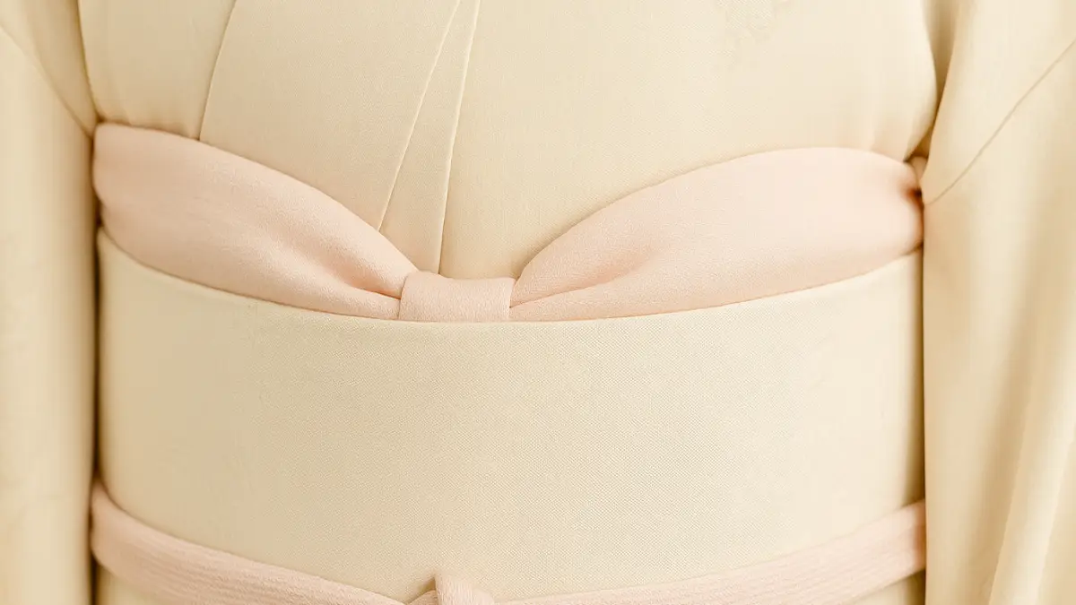 振袖コーデの帯揚げかもめ結び。弧を描く帯揚げの見せ方とボリューム感