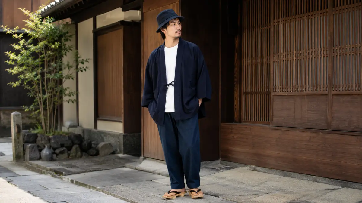 半纏を取り入れたジャパニーズ カジュアル ジャパニーズ カジュアルで半纏を着こなす日本人男性