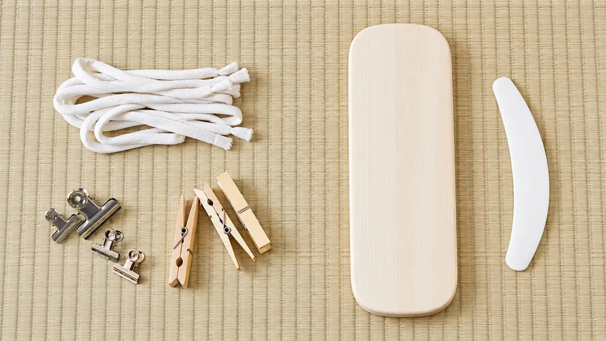 100均で代用できる着付け小物と専用品 着付けセットで100均代用しやすい紐やクリップと専用の帯板・衿芯